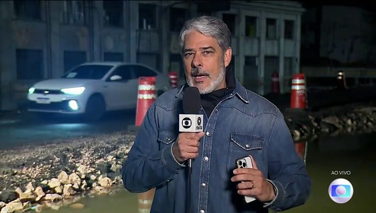 Trabalho de William Bonner no RS mostra a importância do jornalismo profissional