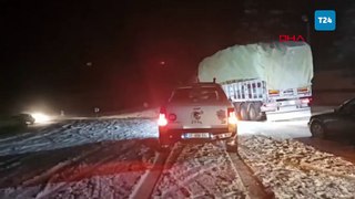 Kastamonu'da kar esareti: Araçlar yolda kaldı, köy yolları kapandı