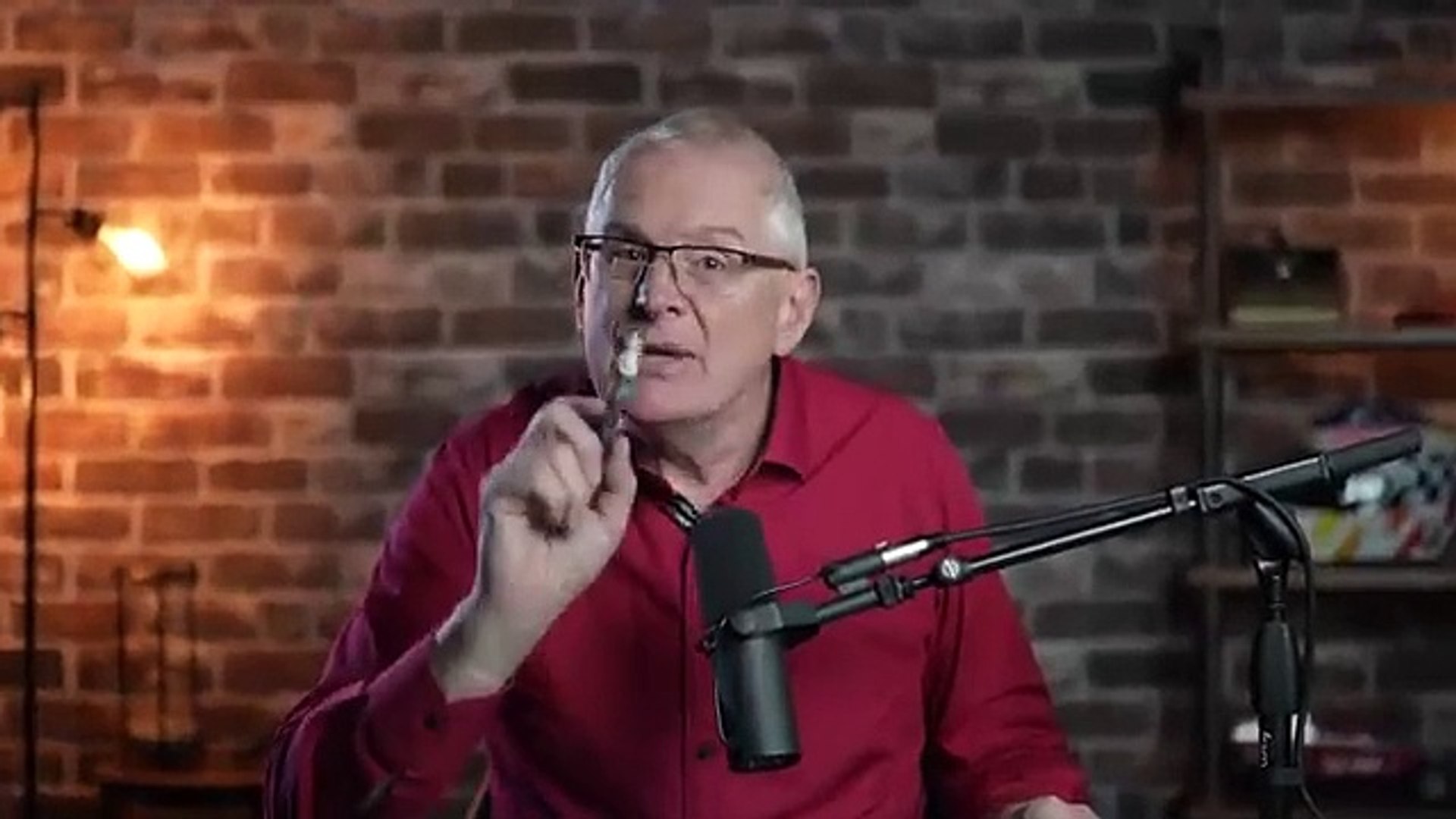 ⁣Why Net Worth Goes CRAZY After $100k!