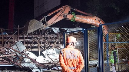 Billboard collapses amid fierce storms in Mumbai