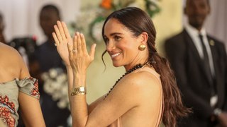 Duchess Meghan doing her own glam during Nigeria trip