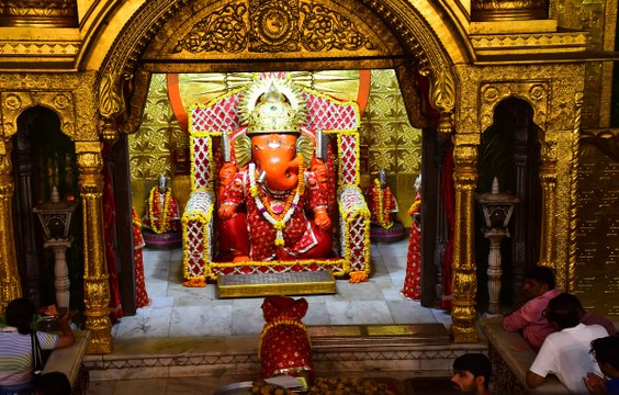 पुष्य नक्षत्र पर गणेश मंदिरों में उमड़े भक्त, मोती डूंगरी मंदिर में फूल बंगले में विराजे गजानन, देखें वीडियो