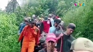 Detik-Detik Evakuasi Pendaki Terperosok Jurang Sedalam 150 M