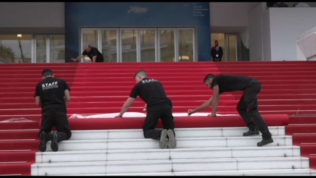 A Cannes il rito del tappeto rosso, al via la kermesse del cinema