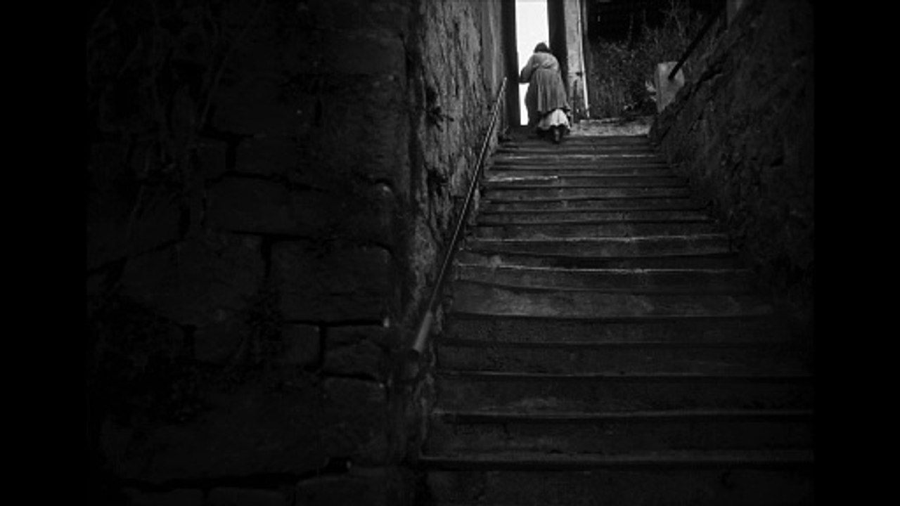 Pigen med nålen Videoauszug OmeU