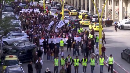 مئات الفلسطينيين يتظاهرون في الخليل مساندة لأهاليهم في غزة