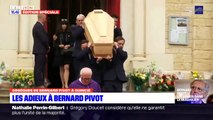 Ecrivains, chefs cuisiniers ou simples voisins très émus aujourd'hui à Quincié-en-Beaujolais (Rhône) lors les funérailles du journaliste et homme de lettres Bernard Pivot