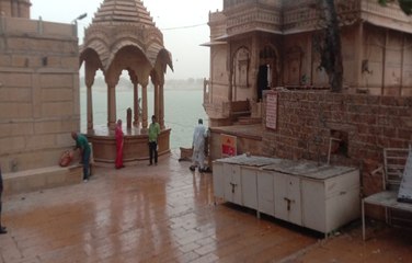 जैसलमेर जिले में मौसम के ने दिखाए रंग