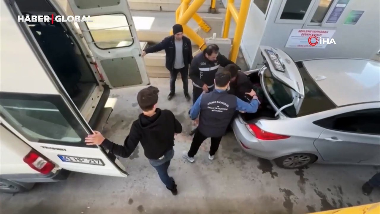 Göçmen kaçakçılarına operasyon: Kimi dolapta, kimi bagajda