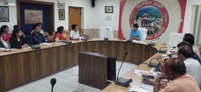 आंगनबाडी केन्द्रों पर वॉल पेटिंग के माध्यम से दें बालिका उत्थान का संदेश