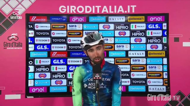Cyclisme - Giro d'Italia 2024 - Valentin Paret-Peintre : Je regardais Romain Bardet quand j'étais jeune... et aujourd'hui je le bats !