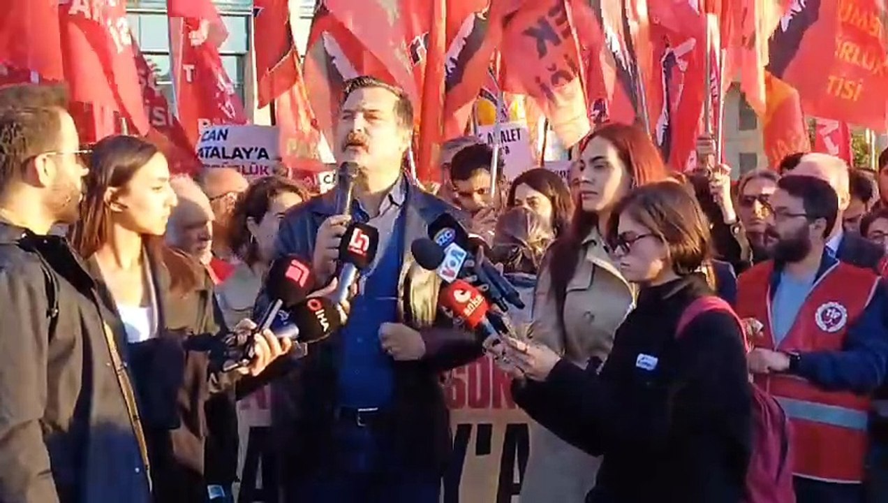 Adliye önünde Can Atalay eylemi: Vekilliğinin birinci yılında Atalay'a özgürlük