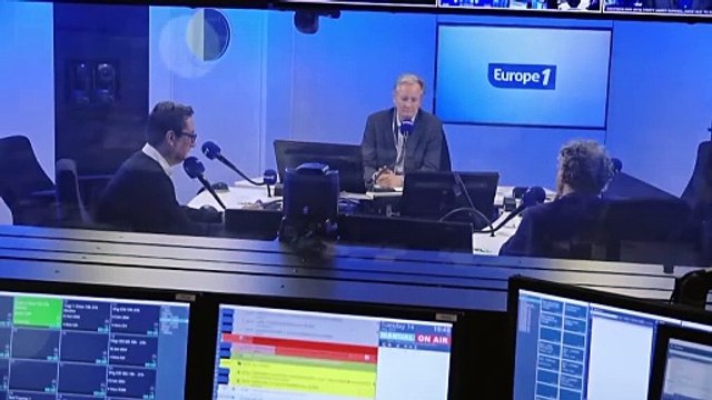 Des mains rouges taguées sur le Mur des Justes du Mémorial de la Shoah