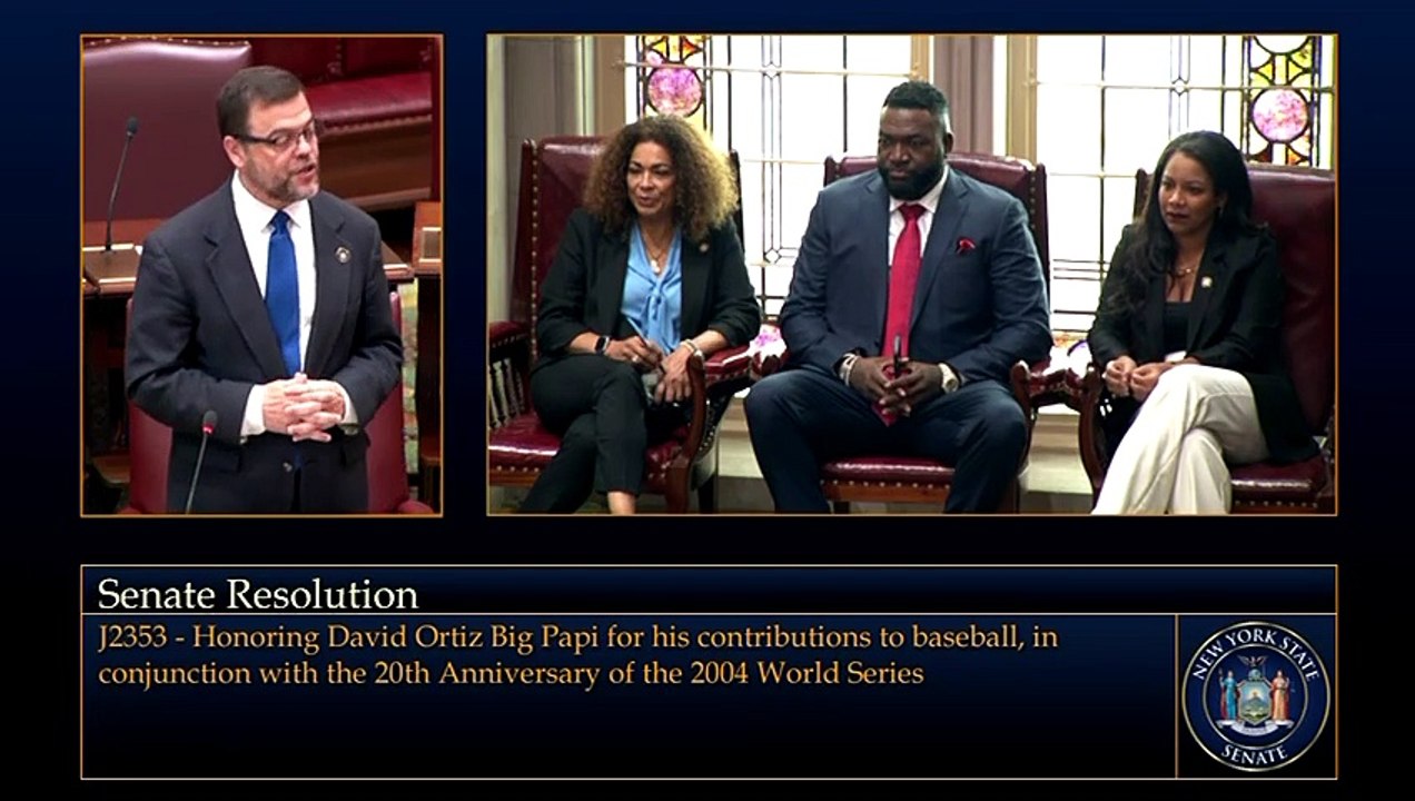 El Senado de Nueva York Honra a David Ortiz, "Big Papi", por su Contribución Deportiva y Filantrópica