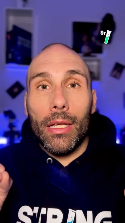 C’est LA news de ce week-end : certains ont eu la chance de pouvoir observer des aurores boréales dans le ciel français ! @niko.astro t’explique tout sur ce phénomène rare ☀️