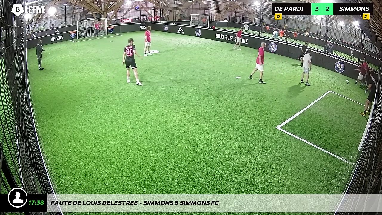 Faute de Louis DELESTREE - SIMMONS & SIMMONS FC