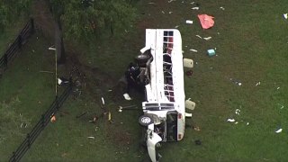 美 플로리다 고속도로에서 버스 넘어져...8명 사망·40명 부상 / YTN