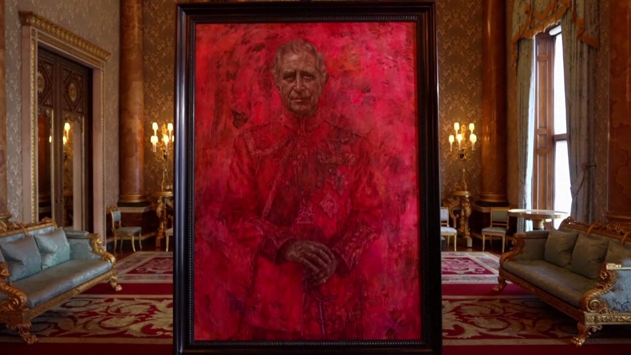 영국 찰스 3세 즉위 후 첫 공식 초상화 공개 / YTN