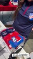 Kim Jorginho, hincha de Atlético Mineiro, comprando ropa oficial de Nacional