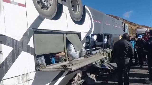 페루 산길서 또 버스 전복 사고... 13명 사망·14명 부상 / YTN