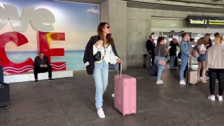 Vidéo - Diane Leyre arrive à l'aéroport de Nice lors du 77ème Festival International du Film de Cannes (14 - 25 mai 2024), le 14 mai 2024.