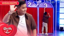 Ogie Alcasid fixes the props that fell off during | EXpecially For You