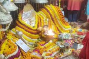 पांडुपोल हनुमान मंदिर में भक्तों की भारी भीड़, देखें वीडियो