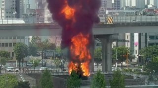 서울 용두동 폐기물처리시설에 불...8시간 가까이 진화 중 / YTN