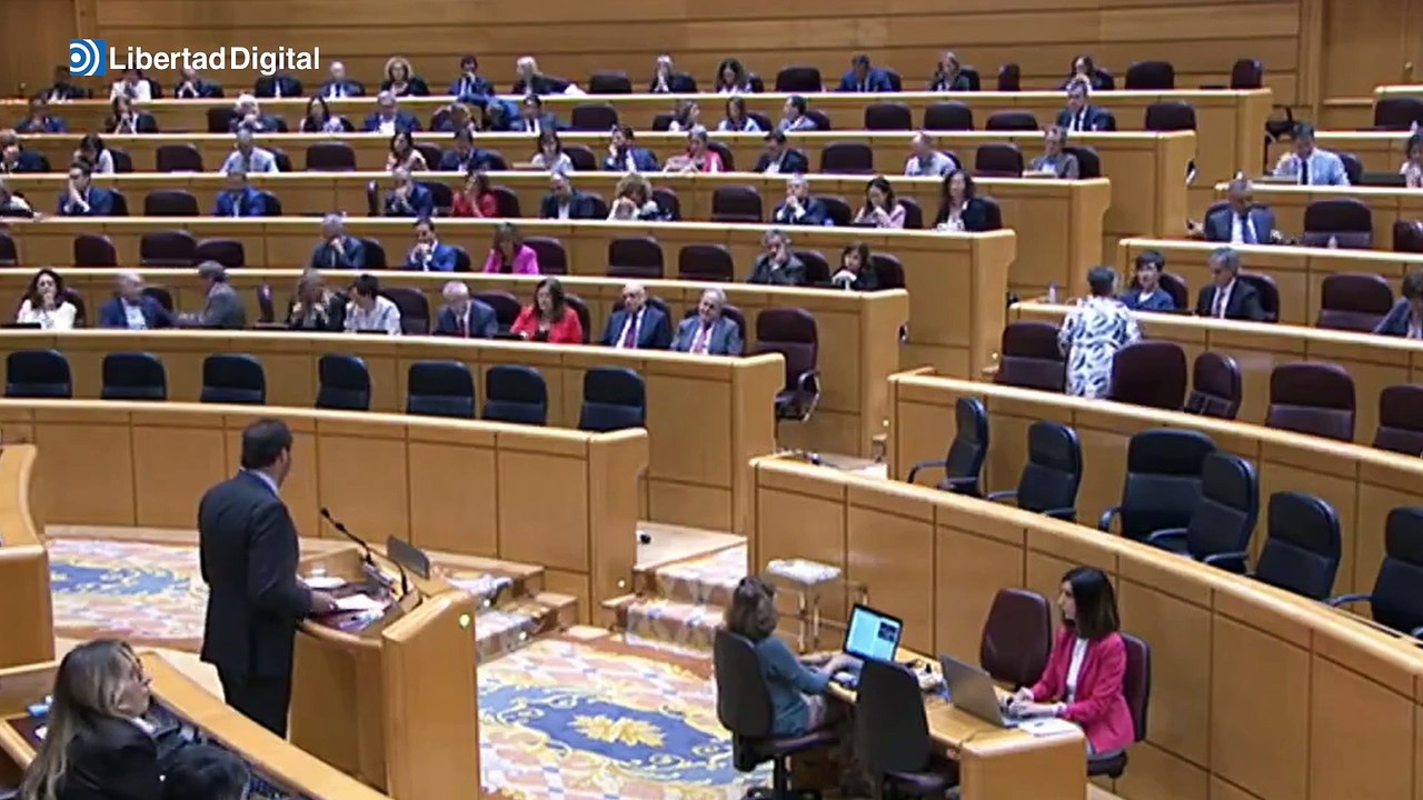 El error repetido tres veces del ministro Puente en el Senado: "En España hay 54 provincias"