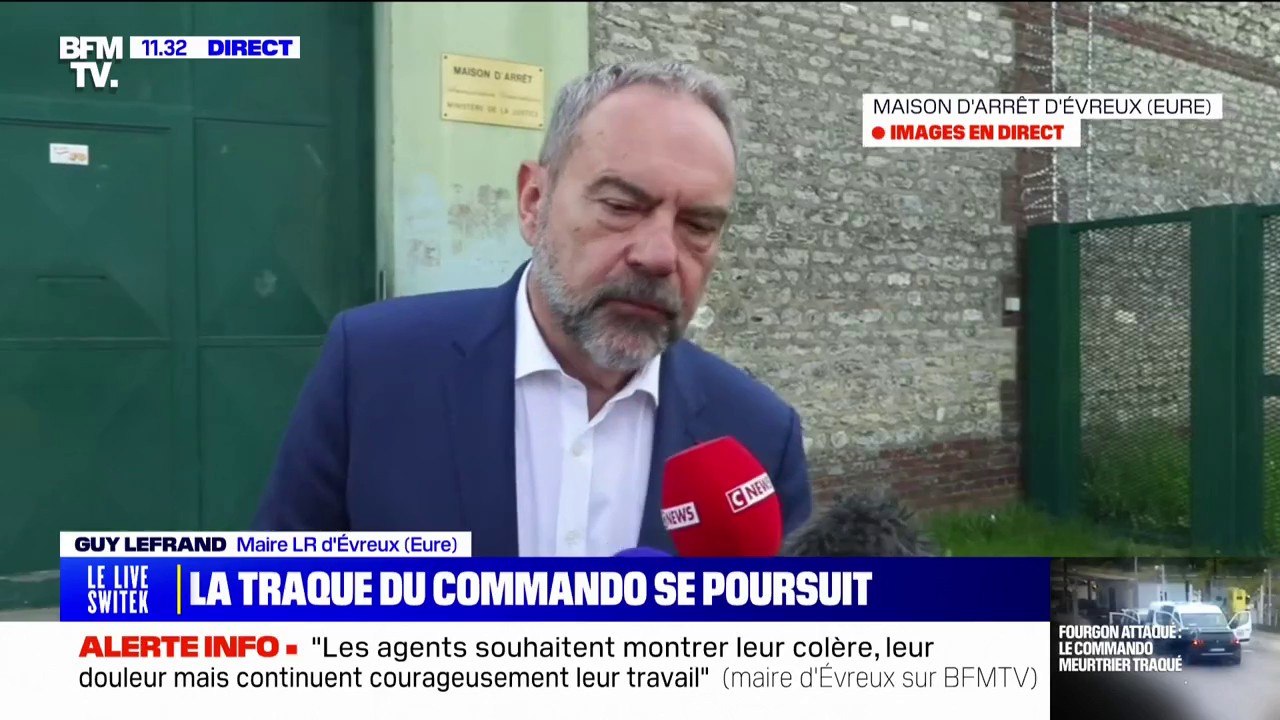 Guy Lefrand, maire d'Évreux, a rencontré des "agents qui souhaitent montrer leur tristesse, leur douleur, leur mécontentement, mais qui en même temps poursuivent avec beaucoup de professionnalisme leur travail"