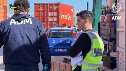 Download Video: Farmaci illegali per impotenza e anabolizzanti giunti via mare: sequestro record  (15.05.24)