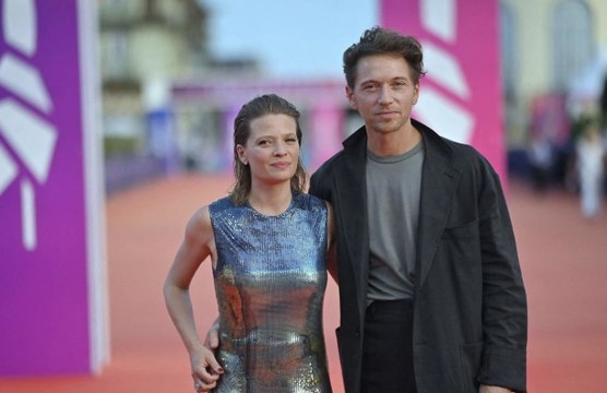 Le chanteur Raphaël dévoile la naissance de son troisième enfant avec Mélanie Thierry