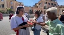 Flash Mob a piazza del Popolo con le Fragolare di Nemi