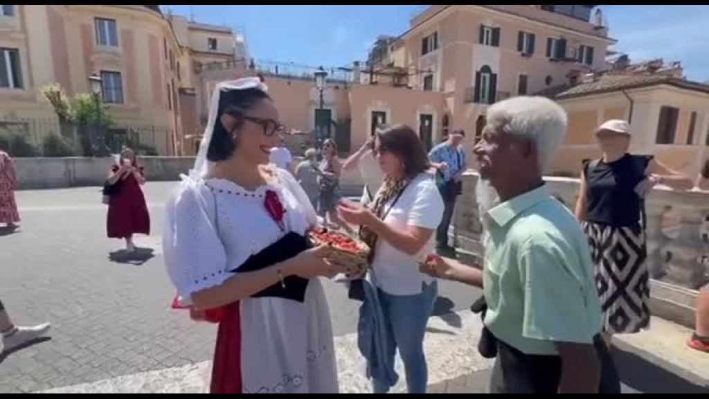 Video Flash Mob a piazza del Popolo con le Fragolare di Nemi