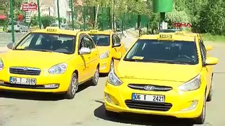 Taksi şoförüne satırlı saldırı; parmağı koptu