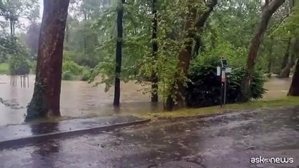 Allagamenti a Milano, esonda il Lambro: centinaia di interventi