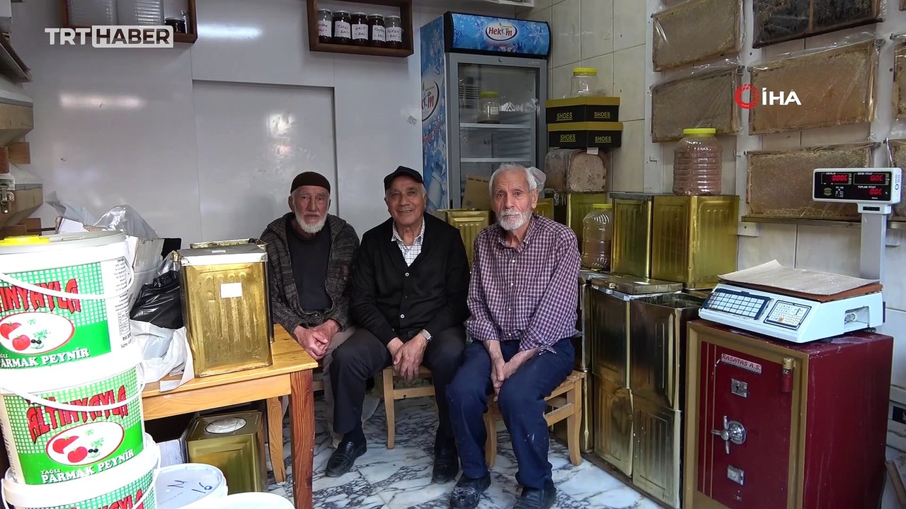 "Bal doktoru" Nusret Amca: Sattığı bal standart bal olarak kabul edildi