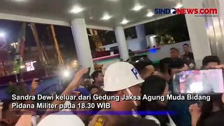 Sandra Dewi Tertunduk Tanpa Senyum usai Jalani Pemeriksaan 10 Jam di Kejagung
