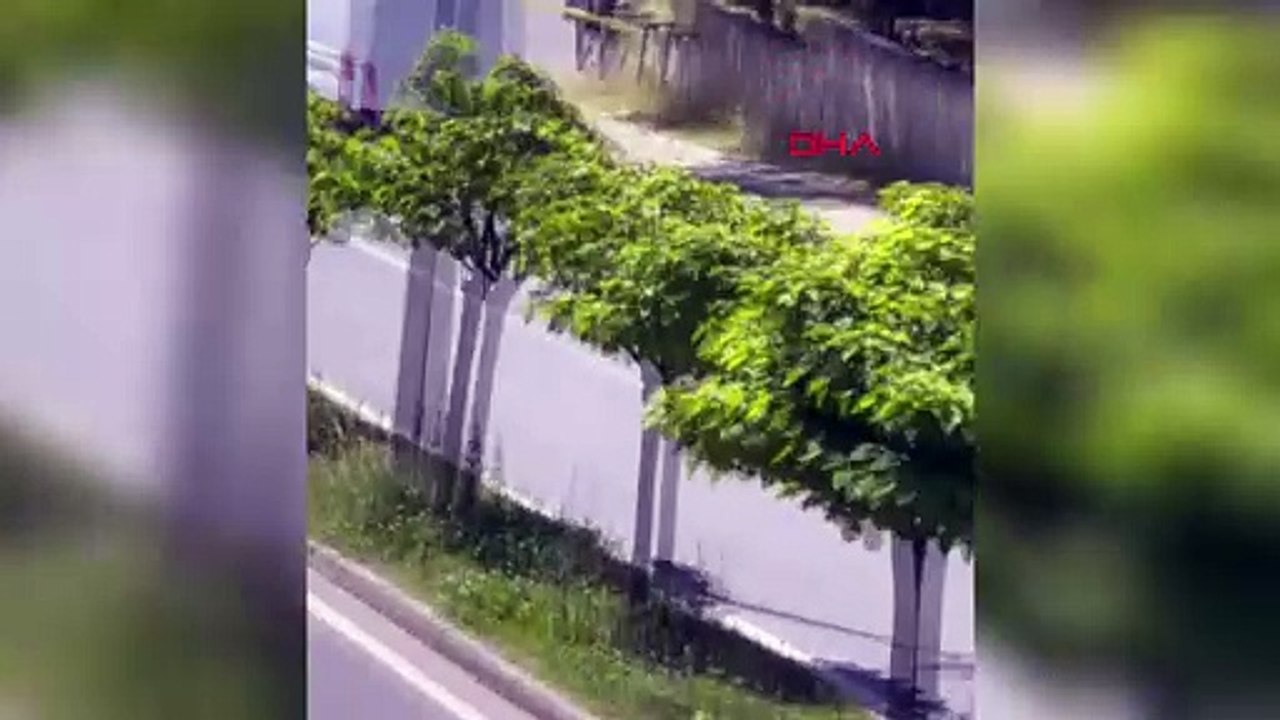 Başakşehir'de metro durağı çıkışında el yapımı bomba bulundu! O anlar kameralara yakalandı