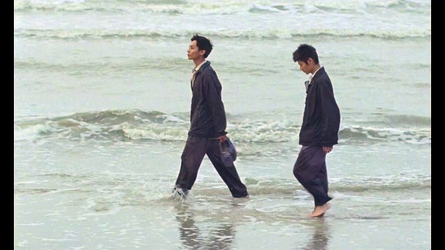 Viêt and Nam EXTRAIT VO STEN Les pieds dans l'eau