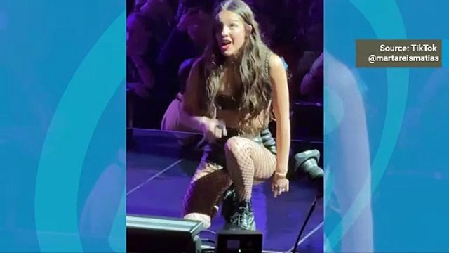 Video: Topje van Olivia Rodrigo schiet los tijdens show en veroorzaakt een gênant moment