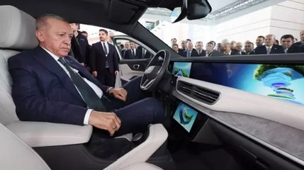 Cumhurbaşkanı Erdoğan, Togg'un sedan modelini inceledi