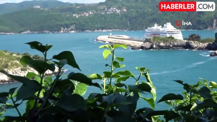 Astoria Grande gemisi 41.kez Amasra limanında