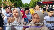 Tangis Haru Keluarga Iringi Pelepasan Jemaah Calon Haji di Banjarnegara, Jawa Tengah