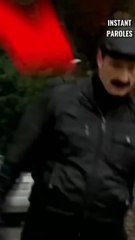 Cet homme se comporte très mal dans la rue puis apprend une puissante leçon de vie