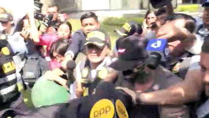 Fiscalía de Perú interroga a Boluarte por "Rolexgate" en medio de nuevo escándalo