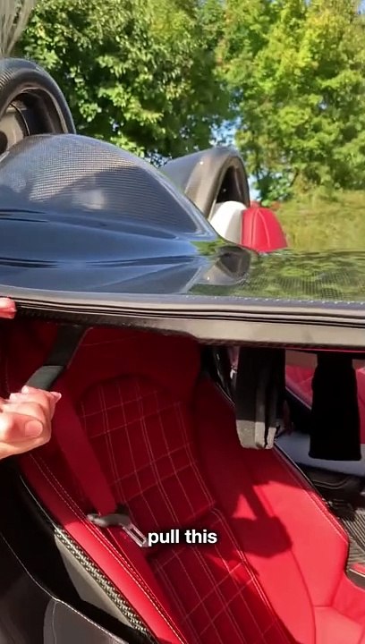 Just take a look at the Mercedes-Benz SLR McLaren Stirling Moss…