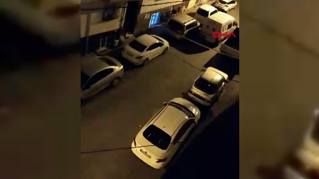 Esenyurt'ta motosikletten ateş açıldı; mermiler 2 otomobile ve dairenin camına isabet etti