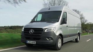 Mercedes-Benz eSprinter in Hightech silver Driving Video