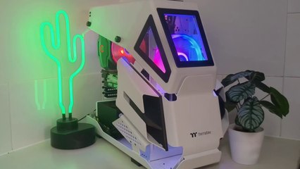 Timelapse Gaming PC build Thermaltake AHT 200